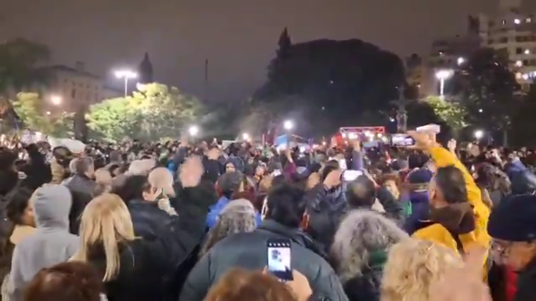 Contracumbre en Córdoba: vecinos repudiaron La Derecha Fest al grito de Milei culiadazo