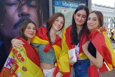 Los jóvenes manifestaron su orgullo de ser españoles Foto: MDZ