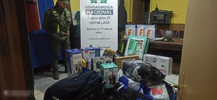 Los productos incautados en el procedimiento en alta montaña. Foto: Gentileza.