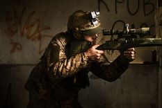 Un francotirador ucraniano en el Dniéper Foto: UnHerd