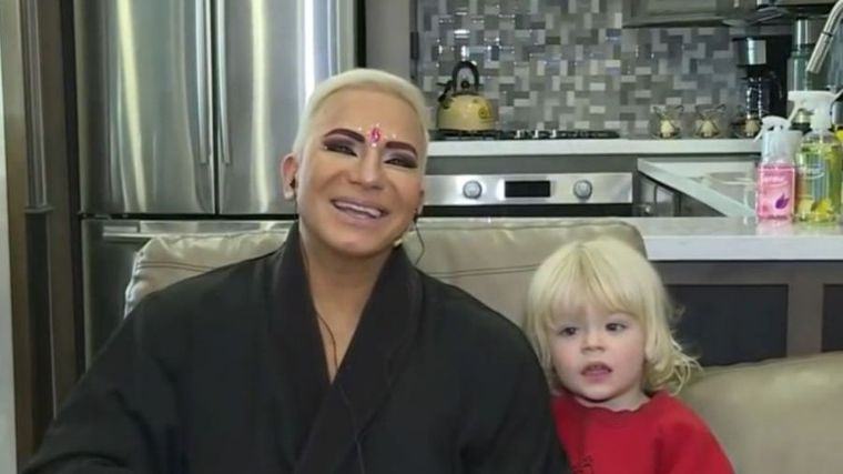 El motorhome está preparado para que Dionisio disfrute cada rincón. El motorhome está preparado para que Dionisio disfrute cada rincón.