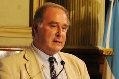 “El folklore cuyano mantiene la impronta poética muy acentuada a lo que se une el virtuosismo instrumental”