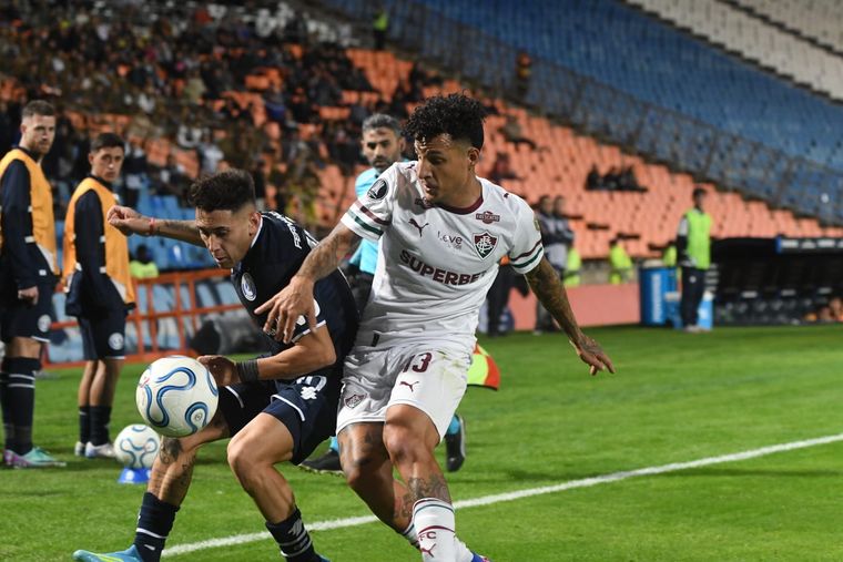 Un medio de Brasil afirma que Conmbeol recibió un informe por un volumen anormal de apuestas en el partido de Independiente Rivadavia y Fluminense&nbsp;
