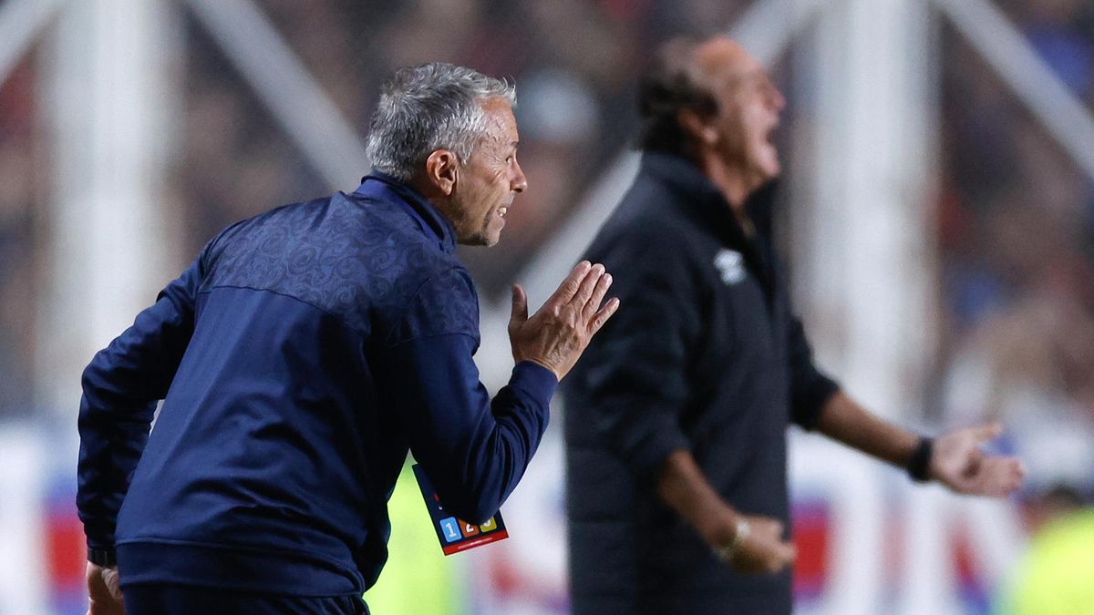 El DT de San Lorenzo denunció agresiones tras el agónico empate ante el Santos en Brasil
