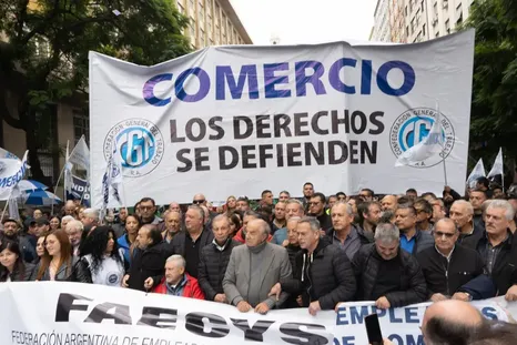 Comercio: cerraron la paritaria con un aumento del 6% y un bono clave. Comercio: cerraron la paritaria con un aumento del 6% y un bono clave.