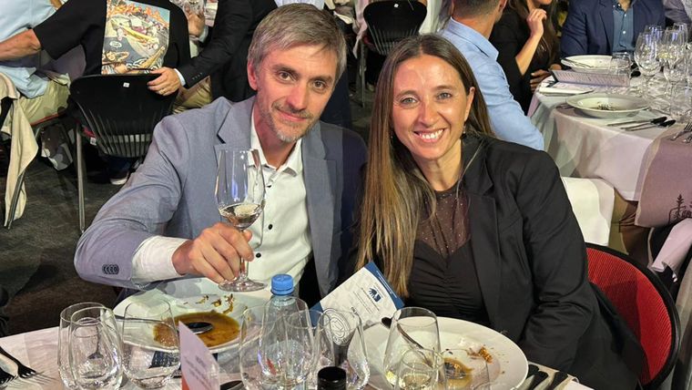 Pablo Francisco -Gerente General de Bodega Altavista- junto a su esposa. Pablo Francisco -Gerente General de Bodega Altavista- junto a su esposa.
