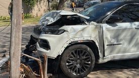 Así quedó la camioneta de Javier Altamirano. Foto: @SDeporteLP