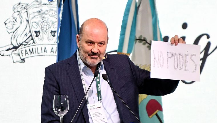 El ministro de Desregulación y Transformación del Estado, Federico Sturzenegger, anunció la derogación de una reglamentación en la Anses. Foto: Santiago Tagua/MDZ
