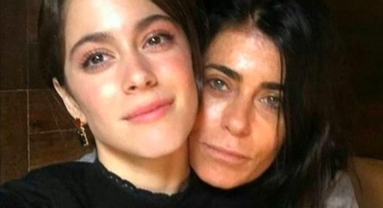 Tini Stoessel junto a su mamá Mariana Muzlera.