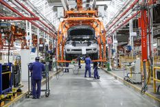 La actividad automotriz repunta lentamente. Foto: Telam