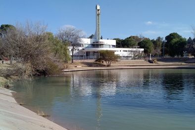 MDZol | lago del parque regatas remo deporte (7).jpg