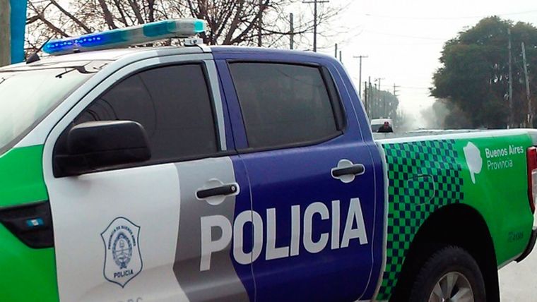 El policía estaba sacando su vehículo del garaje cuando fue abordado por los delincuentes que lo mataron