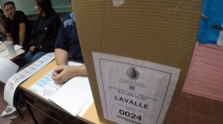 cuarto oscuro boleta unica (1).JPG