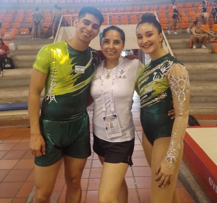 Riveros, la entrenadora Corvalán y González