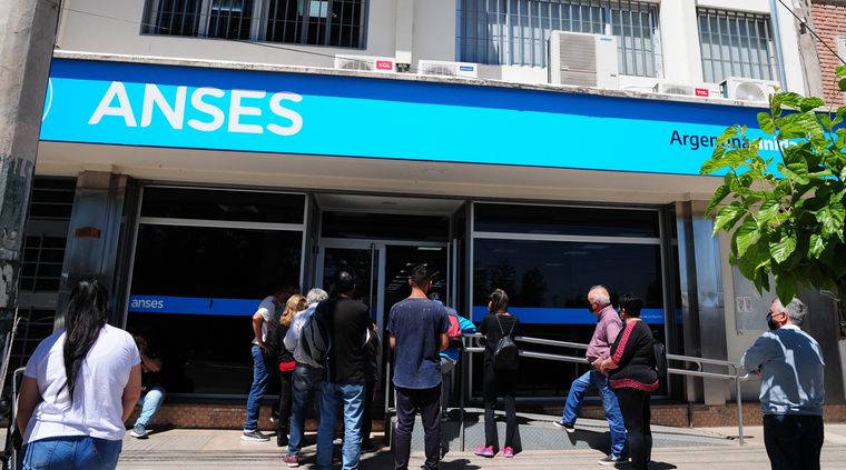 Anses ya confirmó además un ingreso extra para agosto Foto: ALF PONCE MERCADO / MDZ