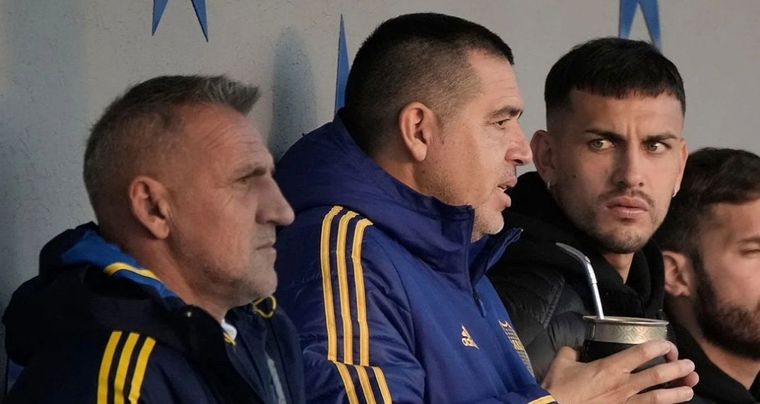 Hubo intercambio de mensajes: Riquelme y Paredes retomaron el contacto. Foto: @BocaJrsOficial