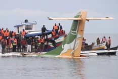al menos 19 muertos luego de que un avion se estrellara en un lago