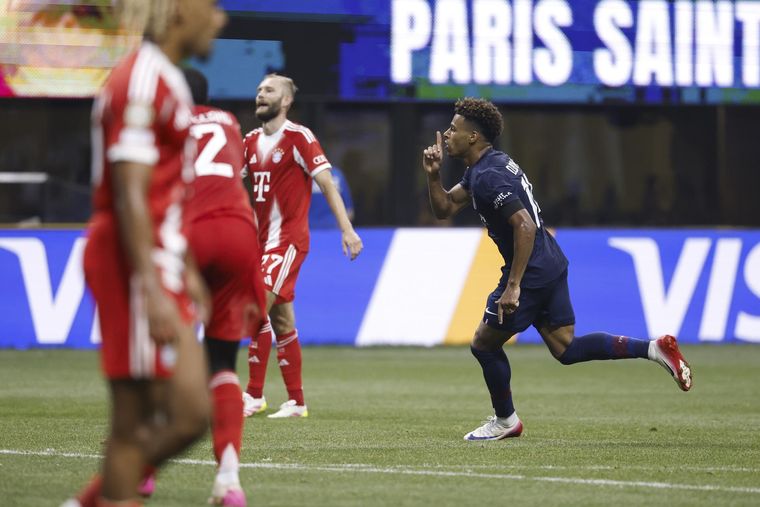 Doué convirtió el 1-0 para el PSG en un momento clave y mandó a silenciar a los alemanes. 