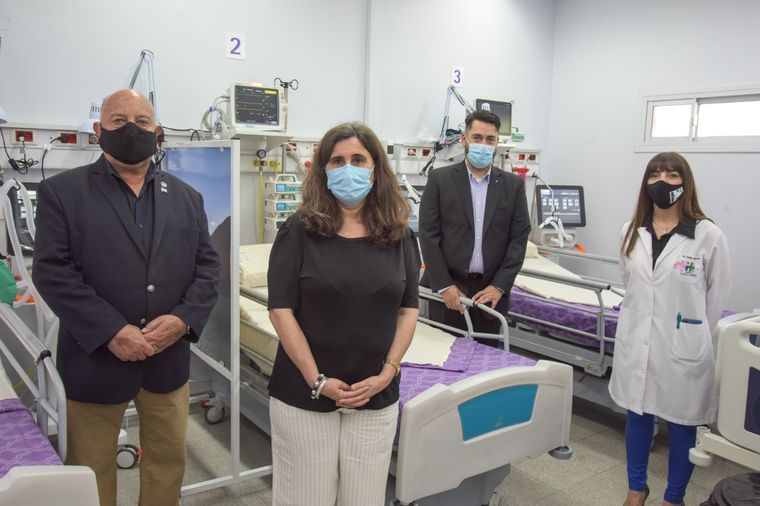 Nadal y el intendente Ronco en la inauguración de camas de terapia intensiva en el hospital de Rivadavia. Foto: Prensa Gobierno de Mendoza