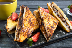 Hoy en día, esta receta es tendencia en redes sociales por sus versiones rellenas y decoradas.