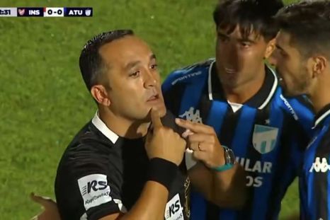 la asociacion de arbitros mendocinos respaldo a fernando espinoza en medio del escandalo por amano de partidos la asociacion de arbitros mendocinos respaldo a fernando espinoza en medio del escandalo por amano de partidos