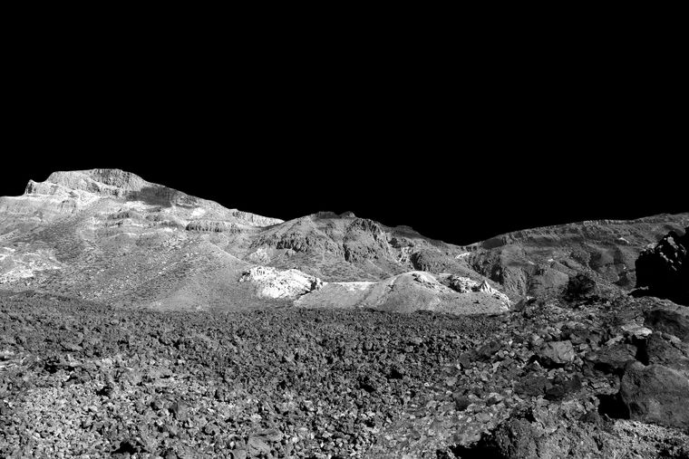 Un prototipo de hábitat lunar junto al concepto de reactor nuclear, parte del nuevo plan de la NASA para asegurar energía en la Luna. 