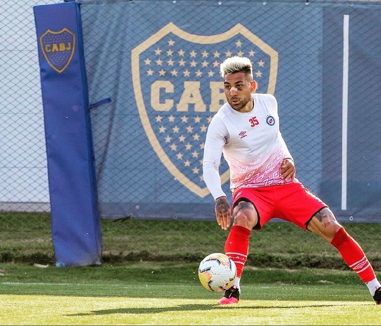 Batallini, ayer en el predio de Boca en Ezeiza. Foto: Twitter @damianbatallini