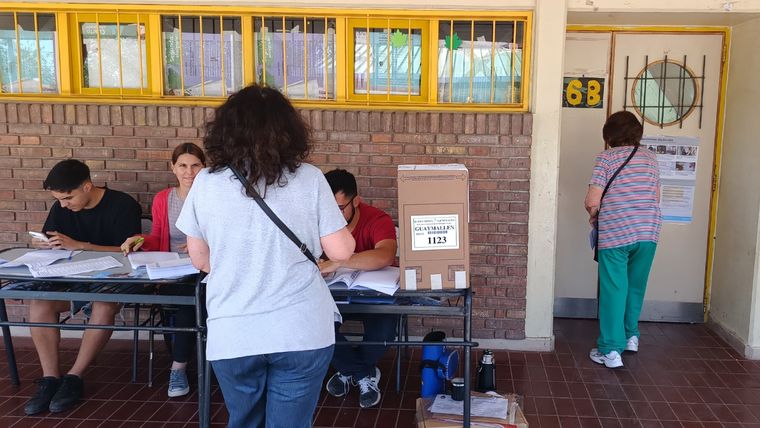 La Junta Electoral bonaerense oficializa las boletas que se usaran en las elecciones legislativas de la provincia de Buenos Aires. La Junta Electoral bonaerense oficializa las boletas que se usaran en las elecciones legislativas de la provincia de Buenos Aires.