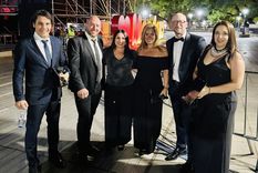 Jona Conti, Fernando Costabile, Lorena Miranda, Ofelia Cuadra, Valentina Gratón y Alejandro Cohen. Foto: Gentileza