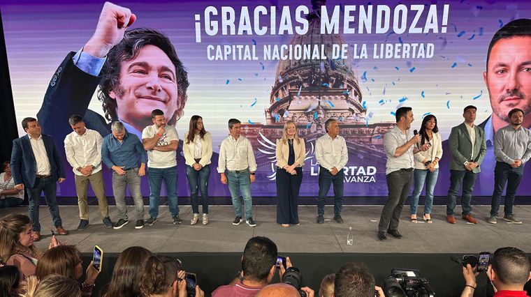 El frente de La Libertad Avanza y Cambia Mendoza sumó 4 diputados nacionales y 32 legisladores provinciales.