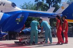 El motociclista fue traslado en helicóptero al Hospital Central.