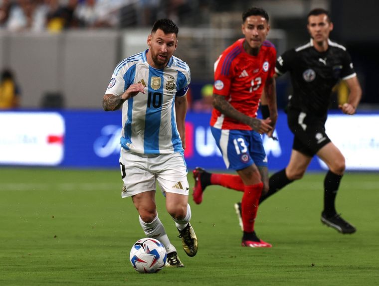 Todavía no está confirmada la participación de Messi en los próximos partidos de Eliminatorias porque el 14 de junio comienza el Mundial de Clubes. Foto: NA