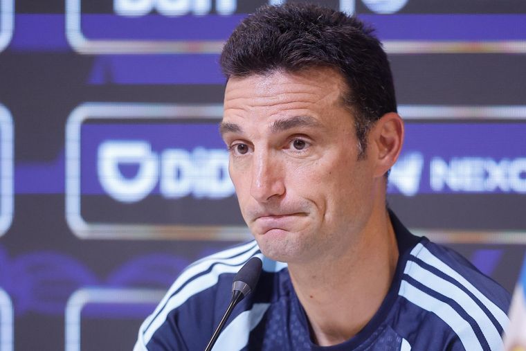 Lionel Scaloni observa la evolución física de varios futbolistas mientras Argentina termina de preparar su debut en el Mundial 2026.