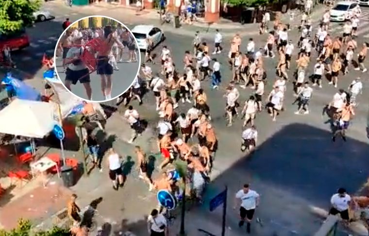 Batalla entre hinchas de Frankfurt y Rangers. Los hinchas de Frankfurt y Rangers se cruzaron violentamente en las calles de Sevilla.