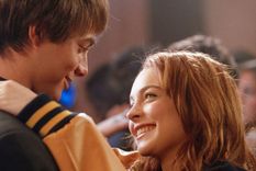 Foto: https://origin-www.cosmoenespanol.com/entretenimiento-cultura/reunion-lindsay-lohan-aaron-samuels-mean-girls/