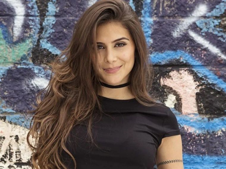 Hasta Mike Bahía reaccionó al ver a Greeicy con un mini short jugando con el agua Foto: Instagram