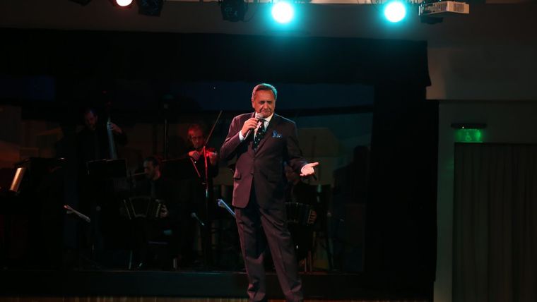 Su voz quedará para siempre en la memoria del tango y en el corazón de quienes lo escucharon. Su voz quedará para siempre en la memoria del tango y en el corazón de quienes lo escucharon.