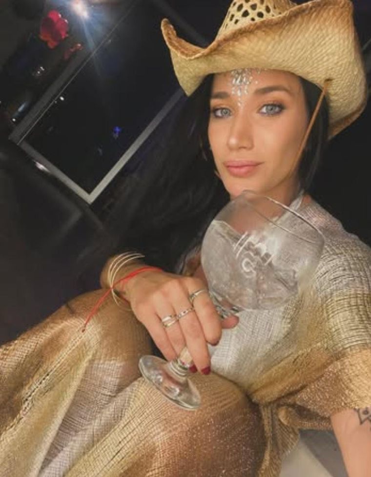 La modelo y Hernán Drago decidieron ponerle punto final a su historia de amor. La modelo y Hernán Drago decidieron ponerle punto final a su historia de amor.