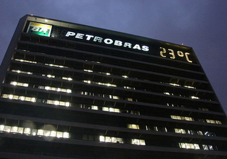 Al igual que la petrolera Shell, ahora Petrobrás se queja del secretario Moreno. Foto: Web