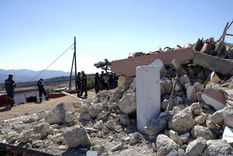 En esta pequeña iglesia, murió un hombre; luego, la derrumbaron. Foto: LaVanguardia. En esta pequeña iglesia, murió un hombre; luego, la derrumbaron. Foto: LaVanguardia.