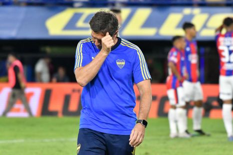 La Bombonera explotó tras el empate con San Lorenzo y el apuntado fue Claudio Úbeda, DT de Boca. La Bombonera explotó tras el empate con San Lorenzo y el apuntado fue Claudio Úbeda, DT de Boca.