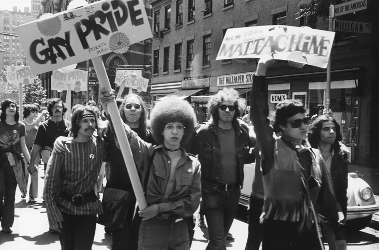 El 28 de junio de 1970 se llevó a cabo la primera marcha de aniversario de Stonewall. El 28 de junio de 1970 se llevó a cabo la primera marcha de aniversario de Stonewall.