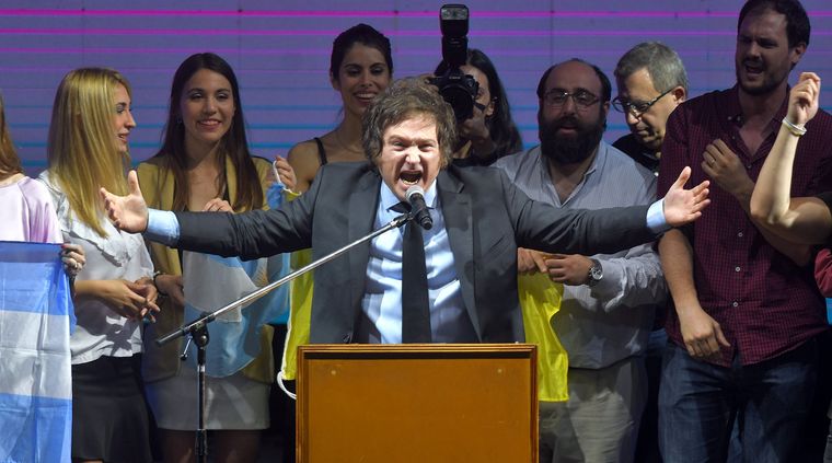 Twitter arde con la interna liberal a horas del sorteo del sueldo de Javier Milei. Foto: TELAM
