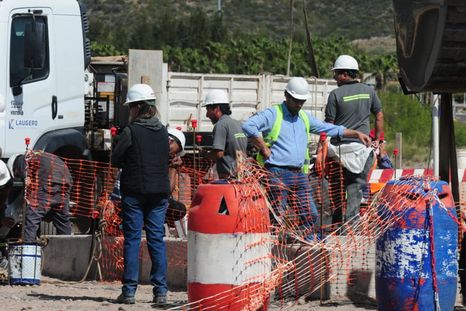 se restablecio el servicio de agua potable practicamente en todo el gran mendoza se restablecio el servicio de agua potable practicamente en todo el gran mendoza