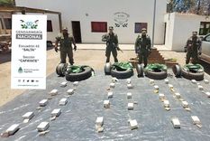 Gendarmería detuvo a tres ciudadanos bolivianos Foto: Gendarmería Nacional Gendarmería detuvo a tres ciudadanos bolivianos Foto: Gendarmería Nacional