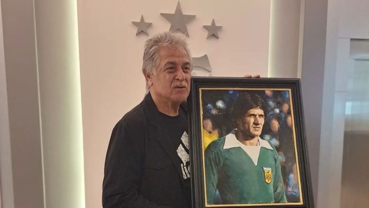 El Pato recuperó la medalla que le habían robado tiempo atrás. Foto: Instagram @patofillol