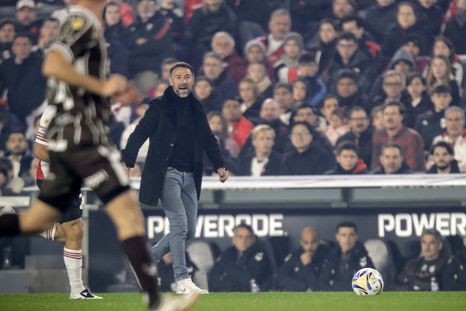 El Kily González bancó fuerte el pasillo de River a Platense. El Kily González bancó fuerte el pasillo de River a Platense.