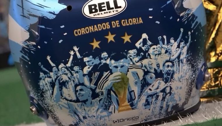 El casco de Colapinto en alusión al título de la Selección argentina. Foto: X