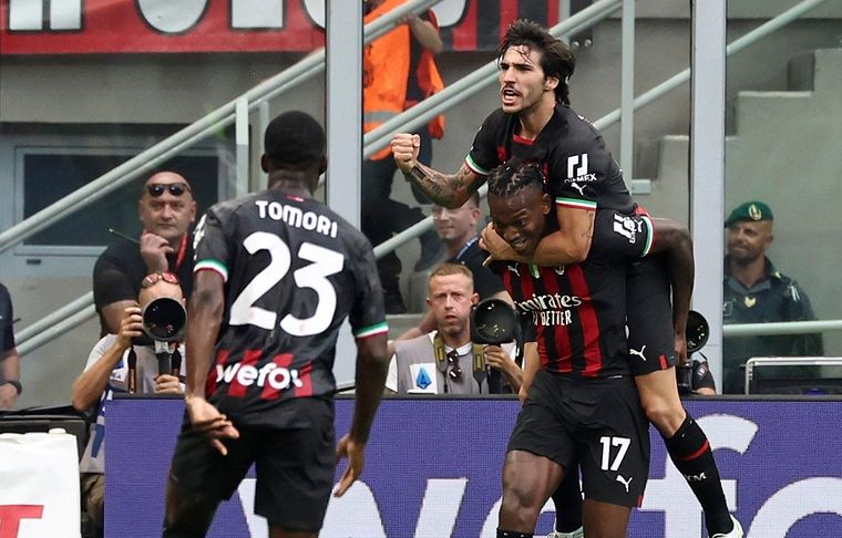 Inter - Milan El Milan le ganó 3 a 2 a Inter y se quedó con un clásico apasionante.