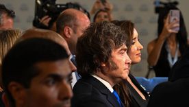 Las invitaciones las cursa la Secretaría General a través de Ceremonial. Le llegó a otros senadores, pero no a la presidenta del Senado, explicaron. Las invitaciones las cursa la Secretaría General a través de Ceremonial. Le llegó a otros senadores, pero no a la presidenta del Senado, explicaron.